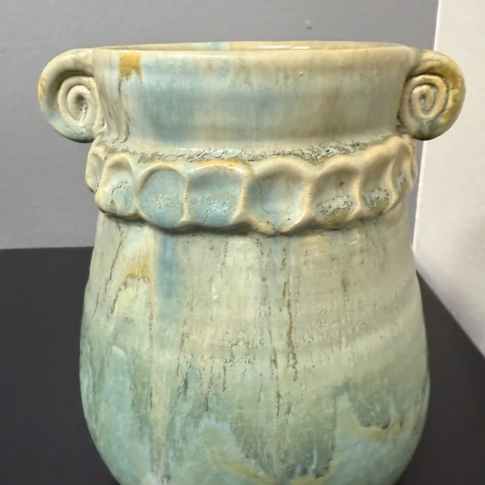 Signed‎ by Artist Ceramic Pottery Elegant Green Vase Glazed textured
